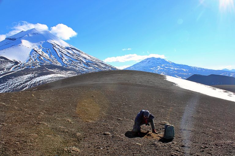  IAVCEI/CEV WEBINAR on Southern Andes as a natural laboratory to study explosive volcanism is now available for viewing!